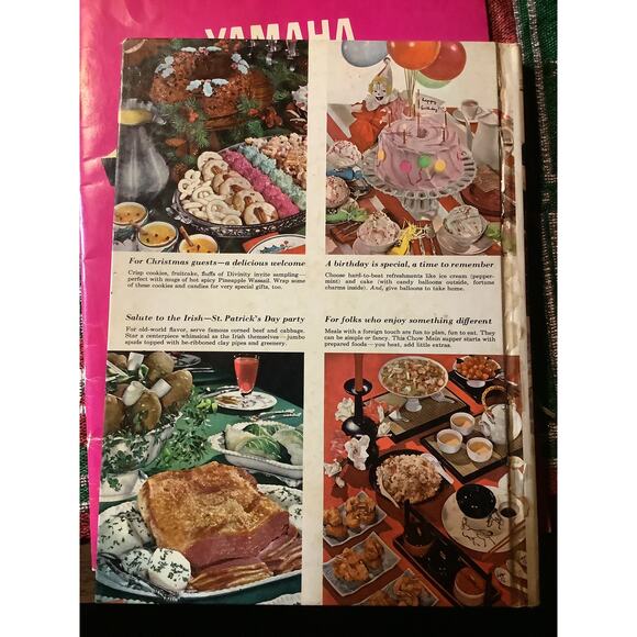 Vintage 1959 Better Homes and Gardens Holiday Cookbook Hardcover - Picture 3 of 3